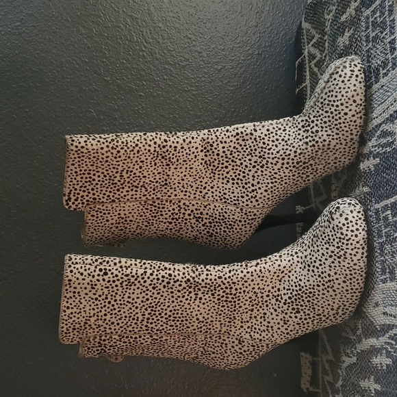 Pelle Moda Vinda Animal Print Calf Hair Ankle Boot Size 8M - Picture 1 of 7